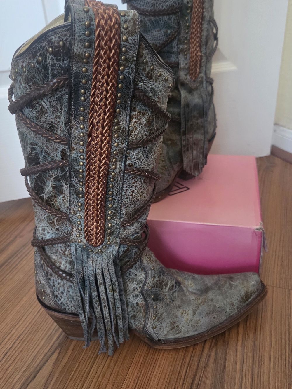 Women's Distressed Gray Lace-Up Western Ankle Boots with Brown Braid - Picture 3 of 4